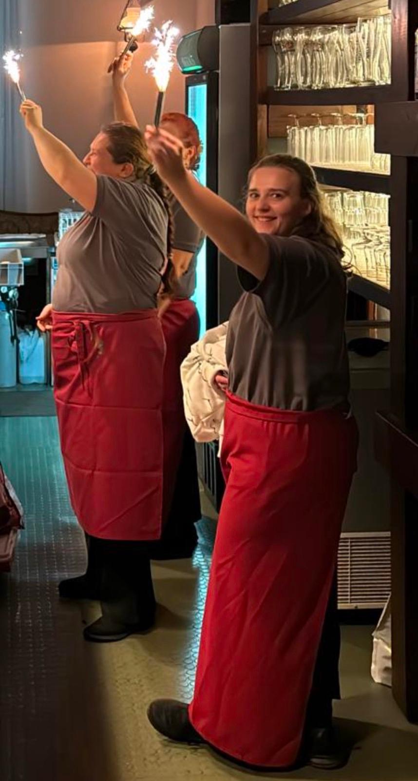 essBAr Service mit Wunderkerzen
